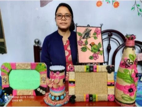 Innovative Art N Craft students learning professional jute craft techniques.